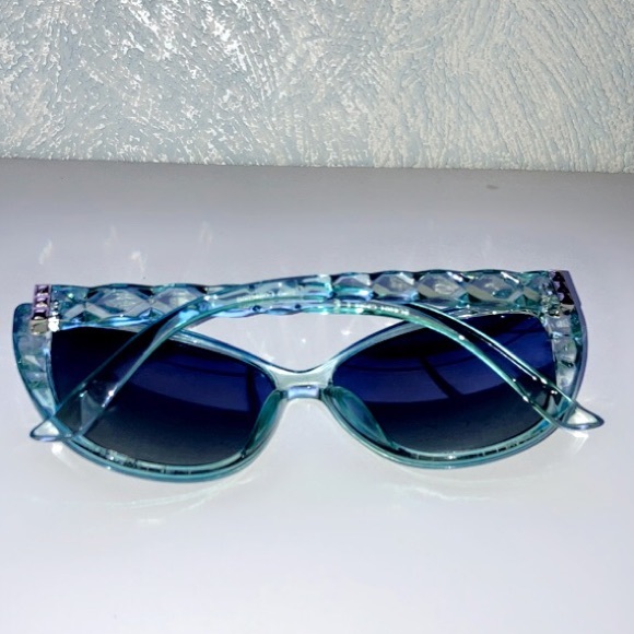 NWOT FROYA FRENCH COLLECTION SUNGLASSES - Picture 11 of 11